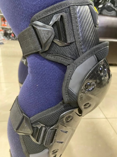 Ones Again Наколенники Carbon Fiber Force в Хабаровске